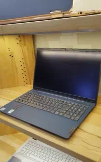 لپتاپ استوک لنوو بسیار تمیز پردازنده i7و صفحه لمسی