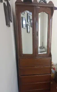 کمد چوبی