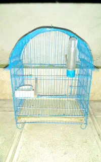 قفس کاملا سالم با جا آبی و دونه