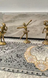 مجسمه برنجی
