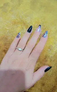 کاشت ناخن باقیمت مناسب و دنبال سالن هم هستم