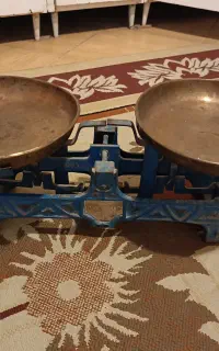 ترازوی دو کفه ای قدیمی