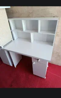 میز پشتی دار و صندلی