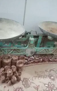 ترازوی قدیمی باسنگ