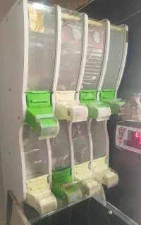 استند حبوبات و شکلات