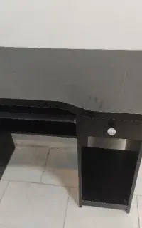 میز کامپیوتر رنگ مشکی سالم