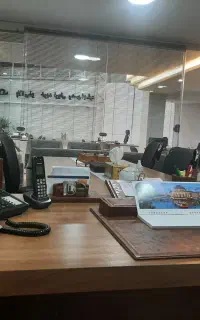 شیشه سکوریت در حد نو با کرکره