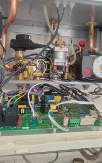 تعمیرکار وسرویس کار انواع پکیج دیواری گازی