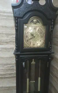 ساعت ایستاده سالم وتمیز