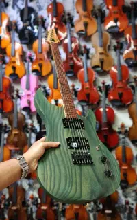 گیتار الکتریک ibanez(کلاسیک ویولن سنتور هنگدرام)