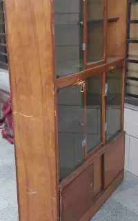 قفسه و کمد کتابی تمام چوبی دارای شیشه
