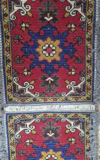 یک جفت فرش پشتی