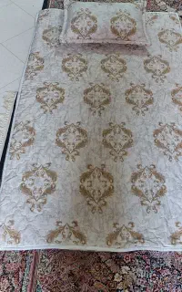 تشک و بالشت نمدی