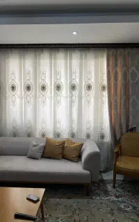 پرده گلدوزی برجسته
