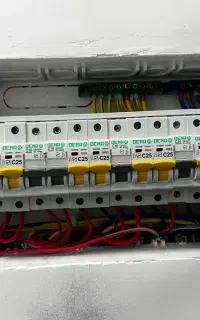 برق کاری و‌تعمیرات برق