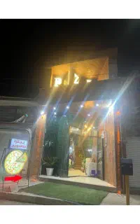نیرو خانم آشنا ب ساندویچ زدن وآماده سازی شیفت صبح