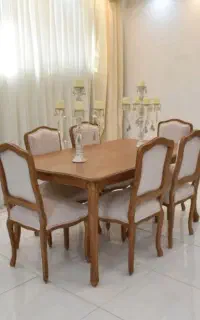 میز نهار خوری ۶ نفره فرانسوی  رنگ گردویی پارچه کرم