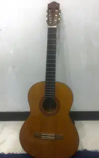 گیتار یاماها ۳۰۴۰
