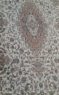 فرش سفید کرمی