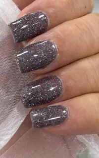 کاشت ناخن در اندیشه