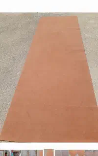 تعدادی موکت در اندازه و رنگ متفاوت