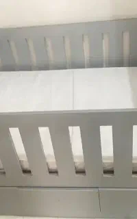 تخت وکمد نوزاد