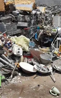 ضایعات درب منزل