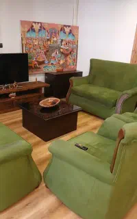 مبلمان راحتی بهمراه میز ناهار خوری