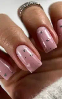 آموزش کاشت ناخن