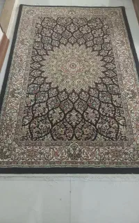 دوعدد فرش ۱/۵ متری