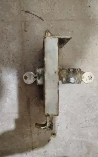 قفل حیاطی