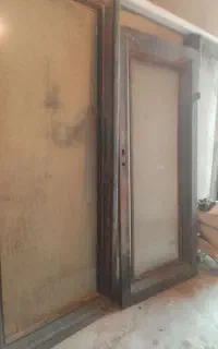 دری ویترینی خاص با فرم فرانسوی ساخته شده