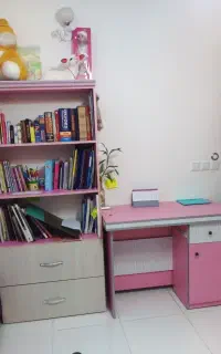 کتابخونه  ومیز تحریر هر دو سالم وشیک