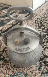 زودپز ۴ لیتری قدیمی