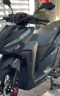 خانم موتورسوار