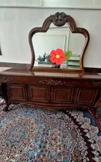 آینه و کنسول در حد