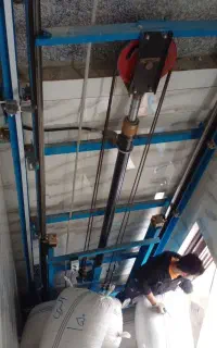 ساخت انواع بالابر هیدرولیک صنعتی و خانگی
