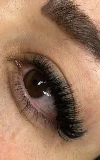 اکستنشن مژه تخصصی با بهترین متریال