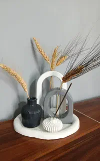 دکوری های سنگ مصنوعی وشمع های استوانه ای