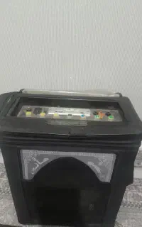 اکو میکروفون نداره وباطری شارژ نمیشه