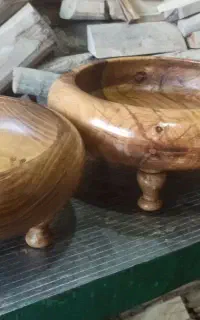 تخت سنتی . ظروف چوبی . تخت خواب تمام چوب