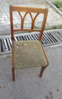 صندلی چوبی