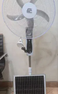 پنگه شارژی بزرگ با پنل خورشیدی