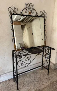 ایینه و پایه فلزی