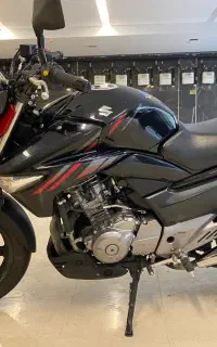 سوزوکی اینازوما ۱۴۰۰ در حد