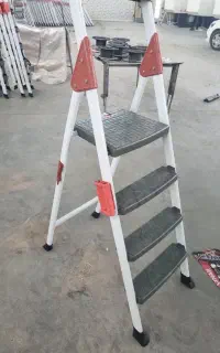 نردبان تاشوفلزی
