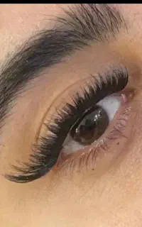 خدمات موخوره گیری و کاشت مژه