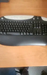 کیبورد وایر لس Logitech