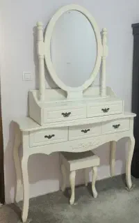 میز آرایشی
