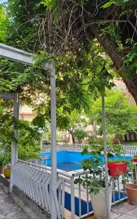 سرایدار باغبان مقیم